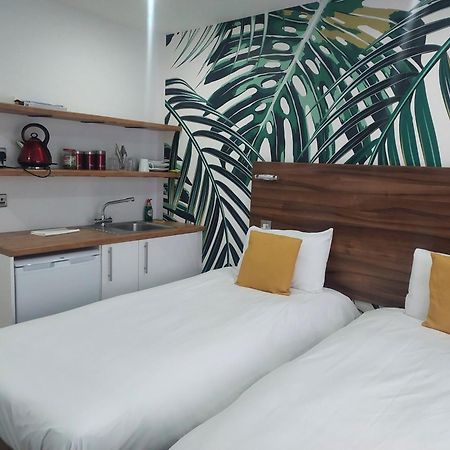 Heathrow-Windsor Guest House Slough Extérieur photo