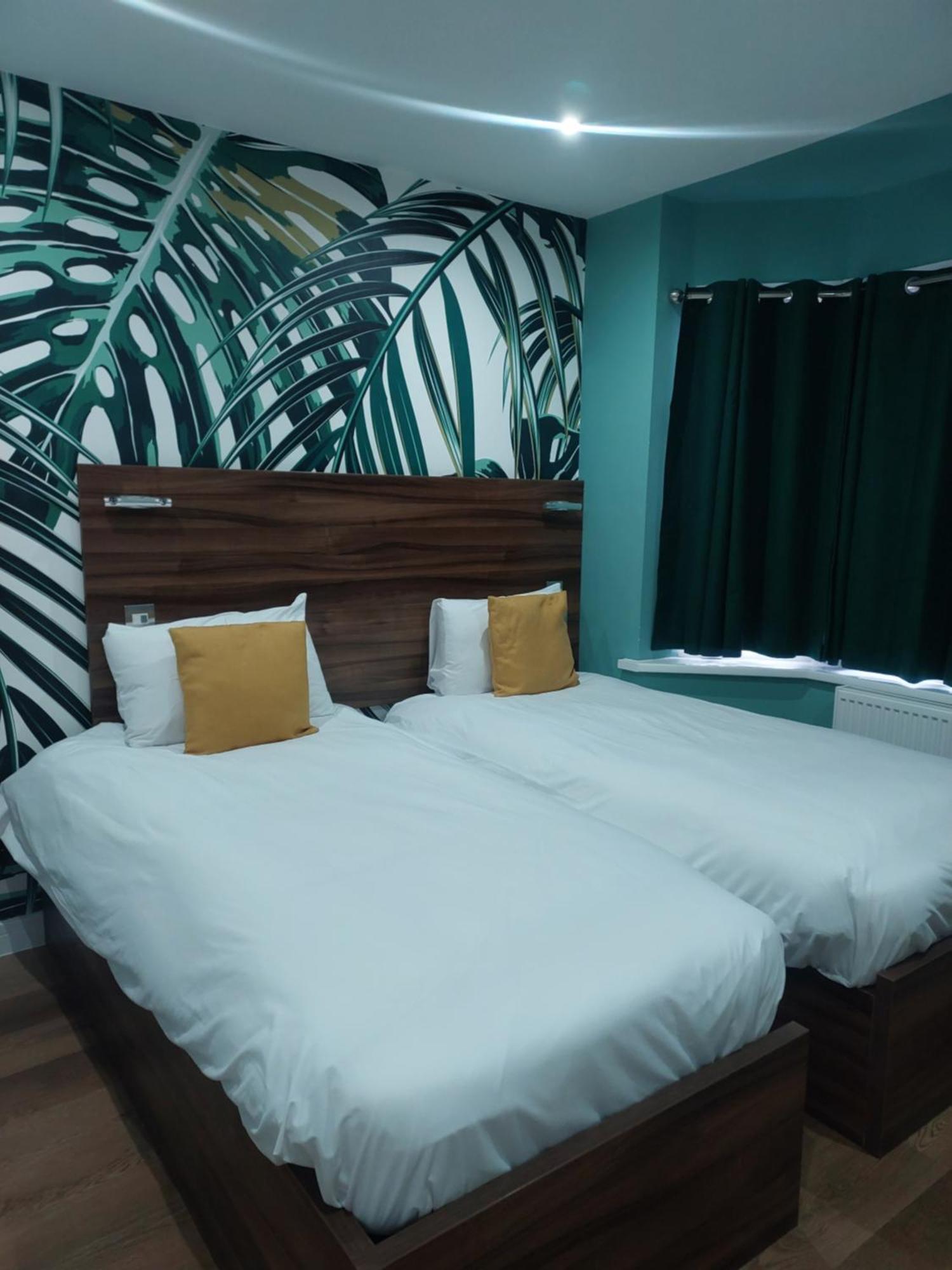 Heathrow-Windsor Guest House Slough Extérieur photo