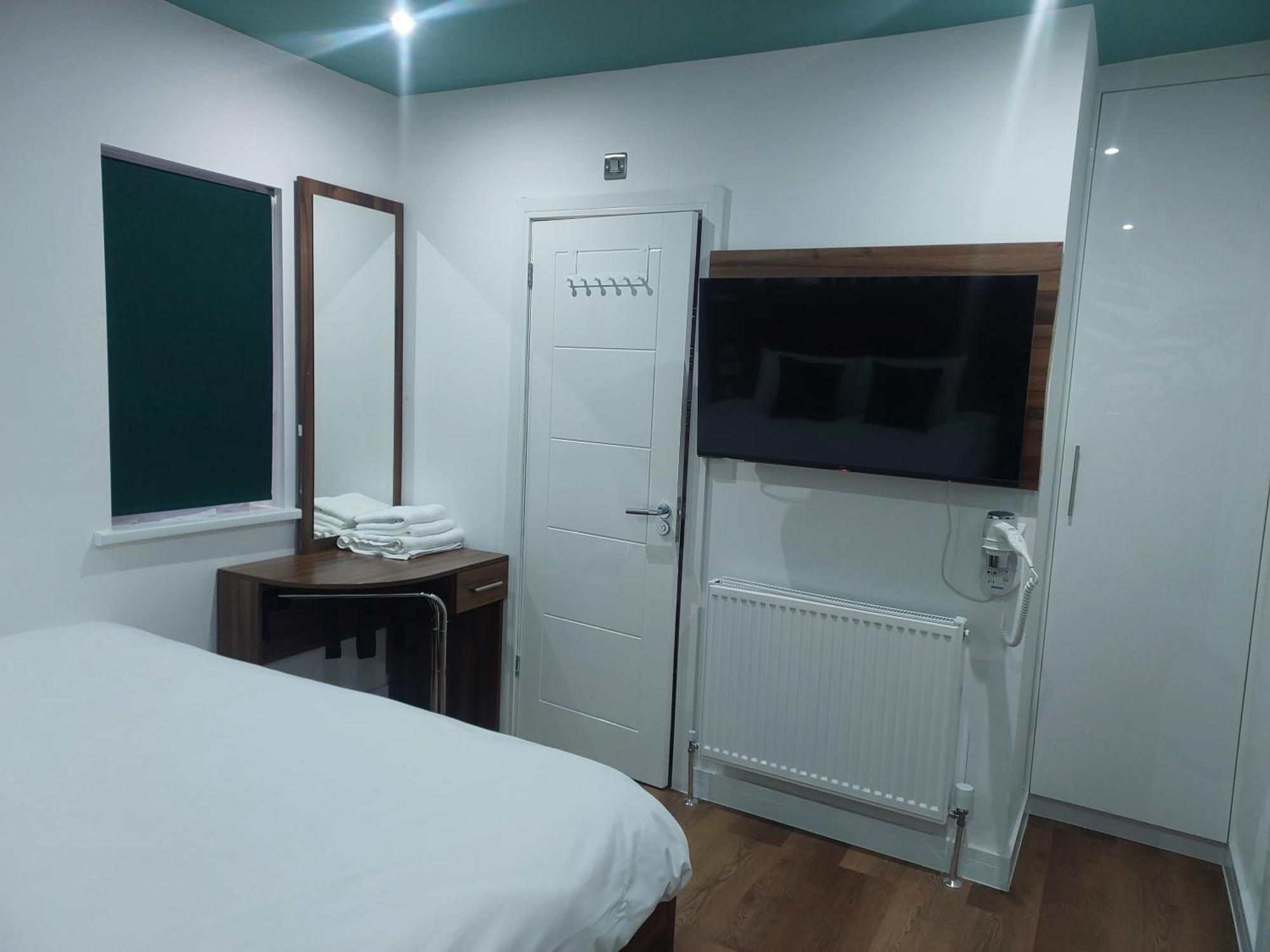 Heathrow-Windsor Guest House Slough Extérieur photo