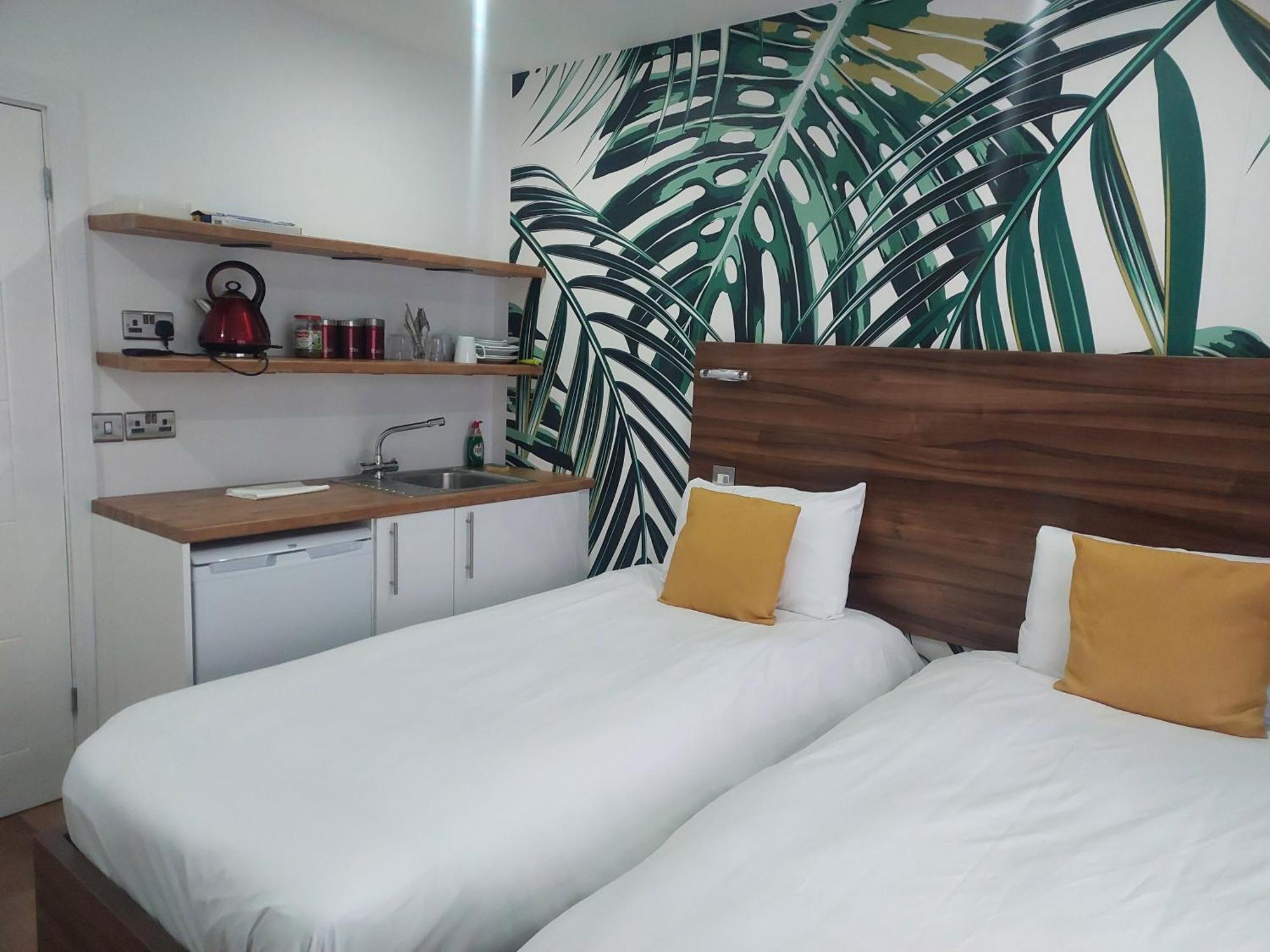 Heathrow-Windsor Guest House Slough Extérieur photo