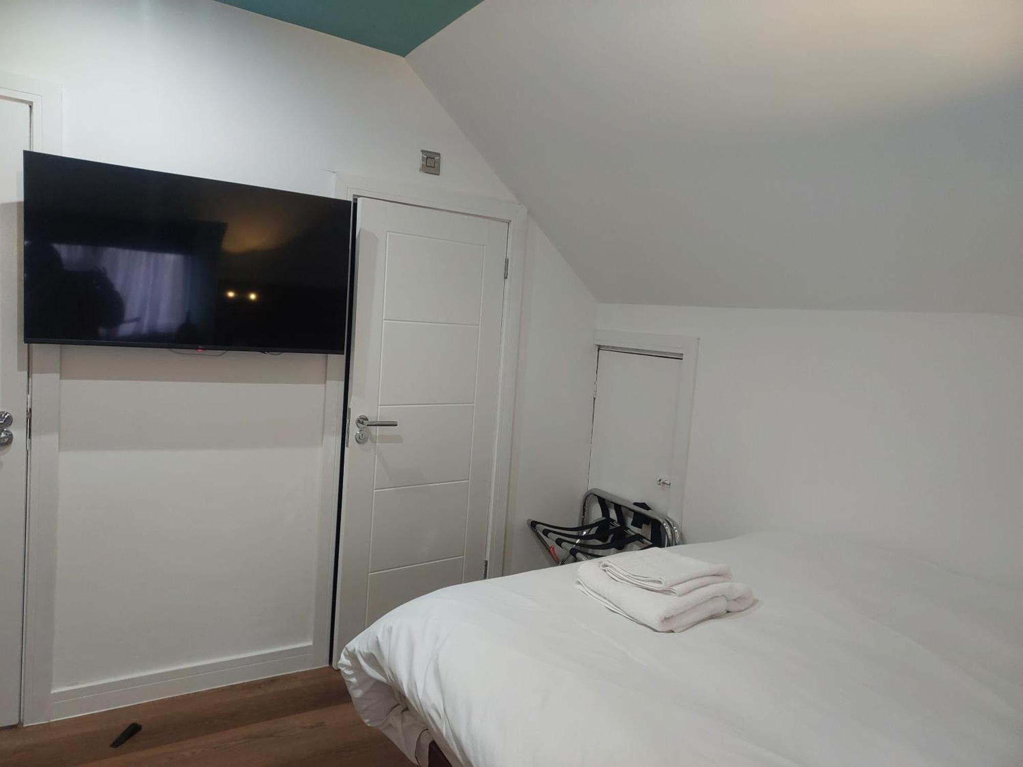 Heathrow-Windsor Guest House Slough Extérieur photo