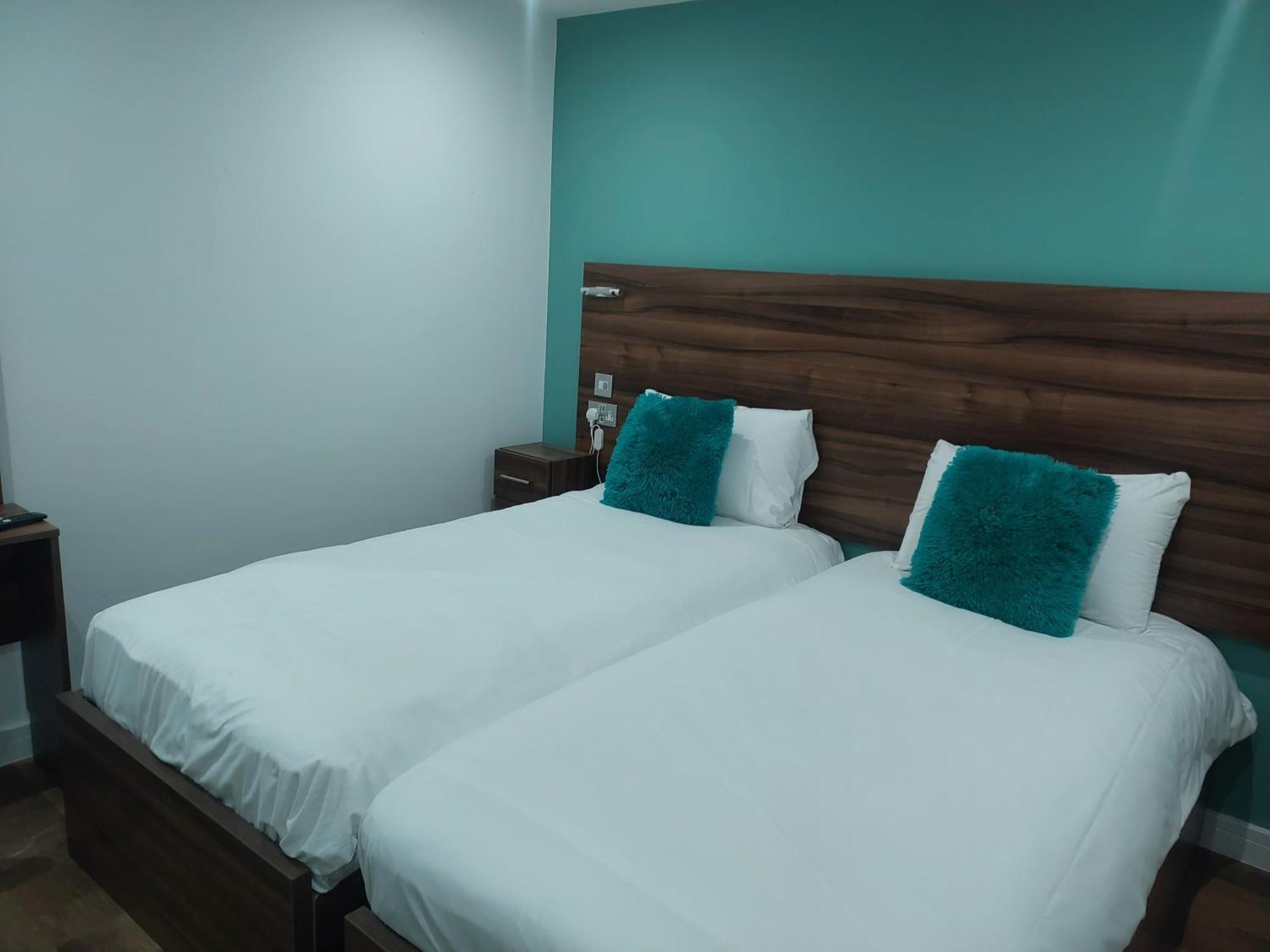 Heathrow-Windsor Guest House Slough Extérieur photo