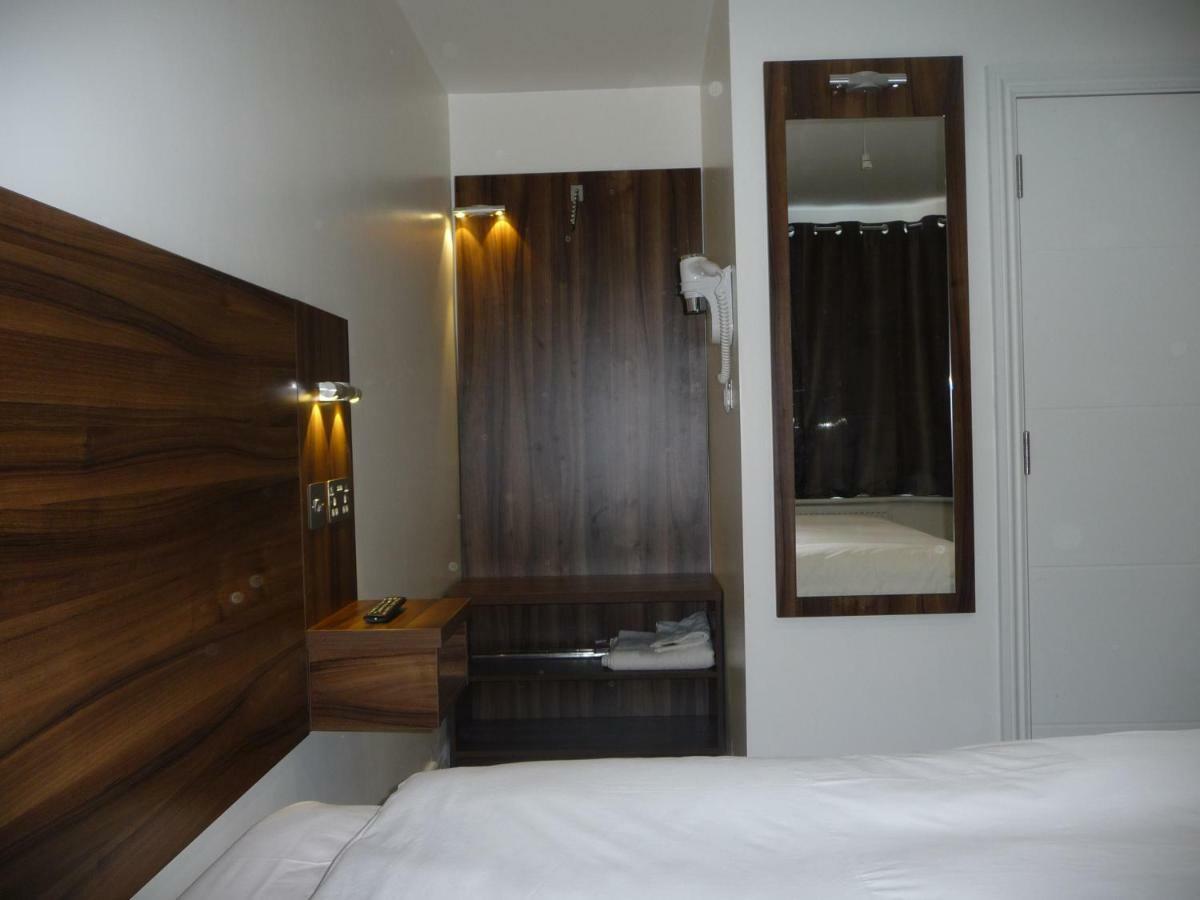 Heathrow-Windsor Guest House Slough Extérieur photo