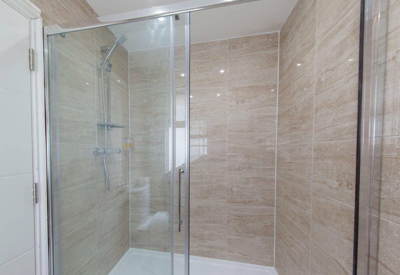 Heathrow-Windsor Guest House Slough Extérieur photo
