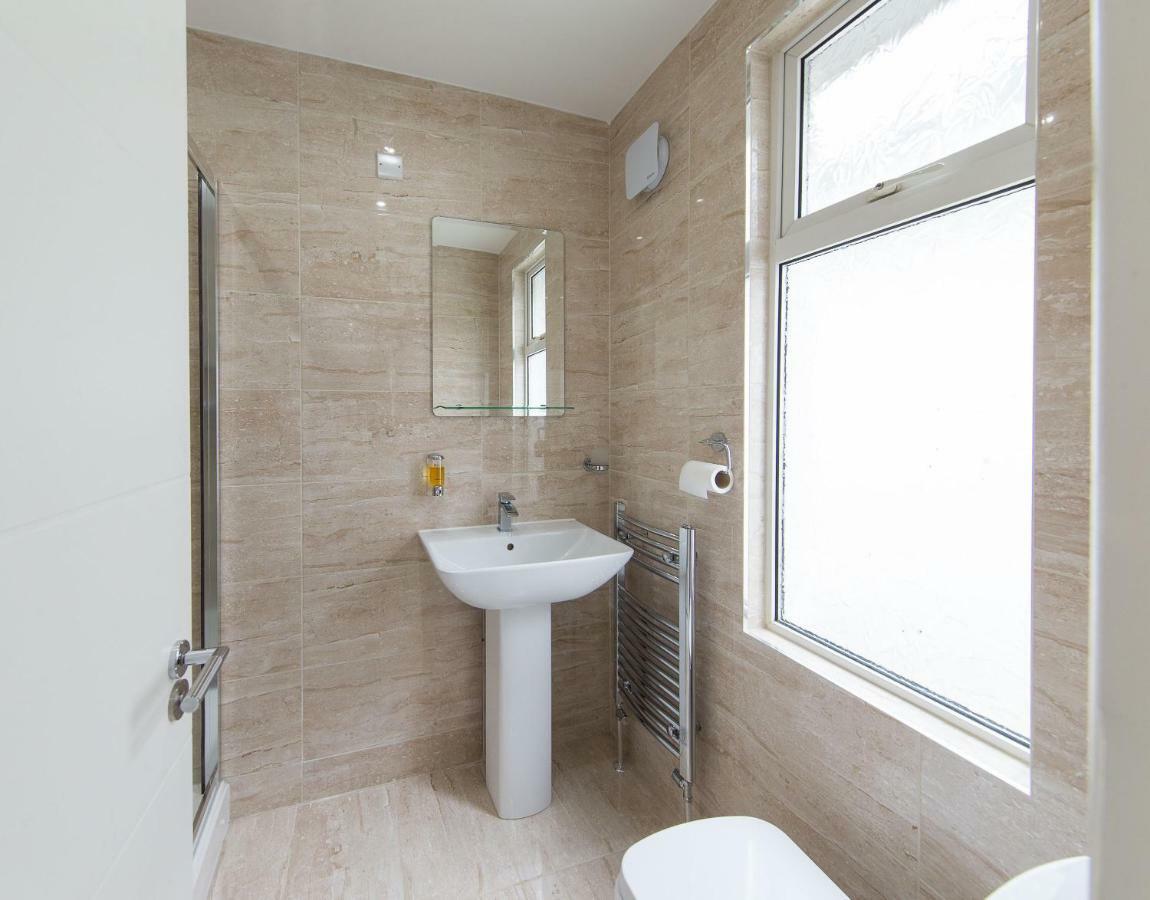 Heathrow-Windsor Guest House Slough Extérieur photo